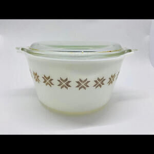 Pyrex Town and Country Two Piece Set